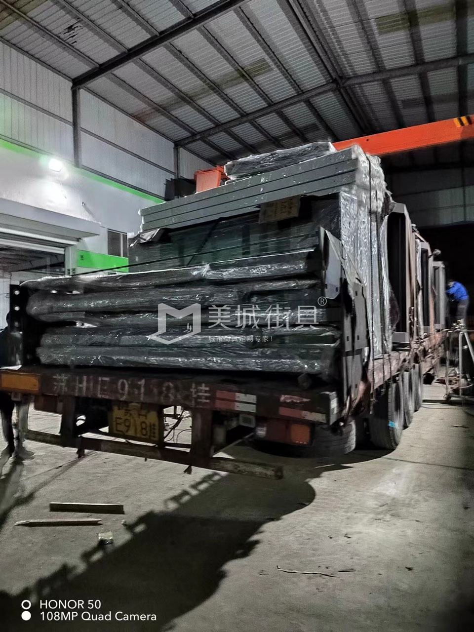 2022.10.18美城街具供應臺州第三、四車候車亭發(fā)貨記錄